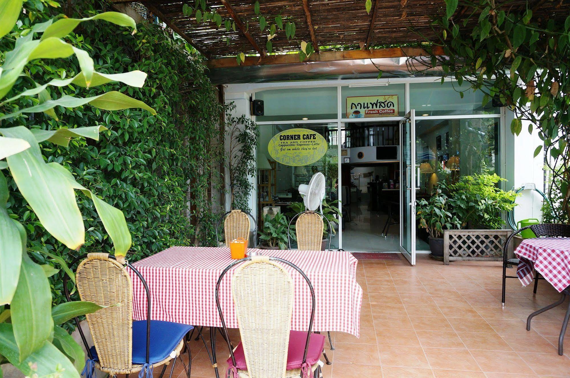 Corner Cafe Bed & Breakfast HHQ Exteriér fotografie